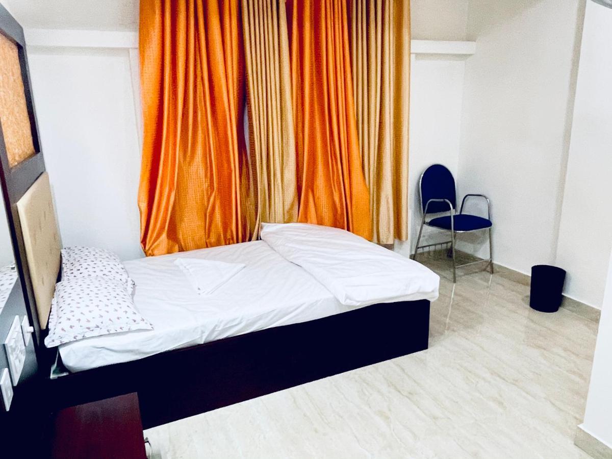 Bassac Residency Hotel Changanacheri ภายนอก รูปภาพ