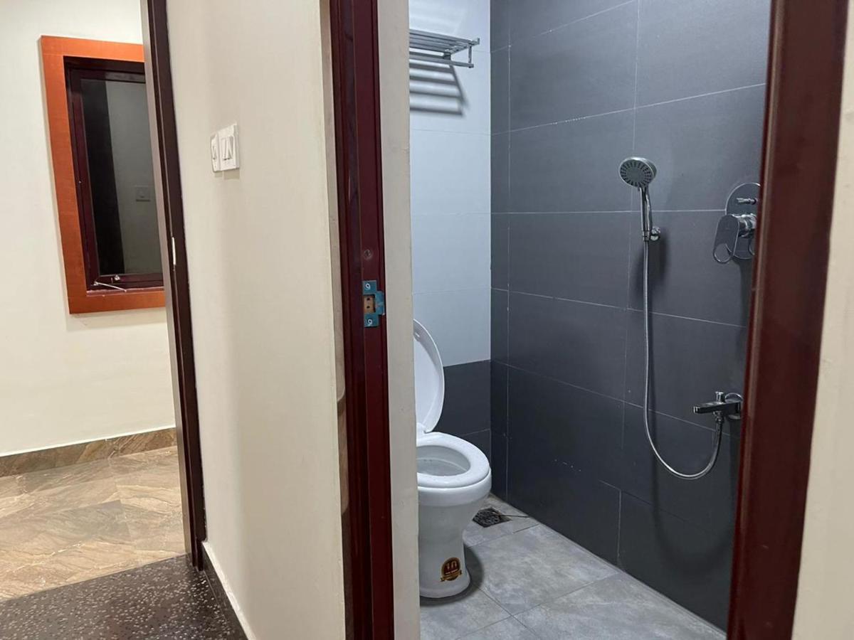 Bassac Residency Hotel Changanacheri ภายนอก รูปภาพ