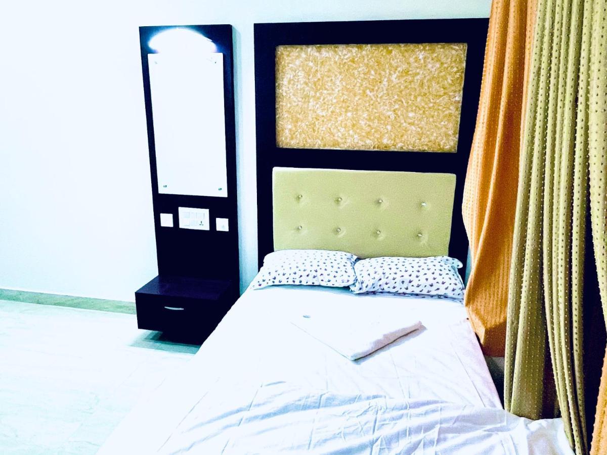 Bassac Residency Hotel Changanacheri ภายนอก รูปภาพ