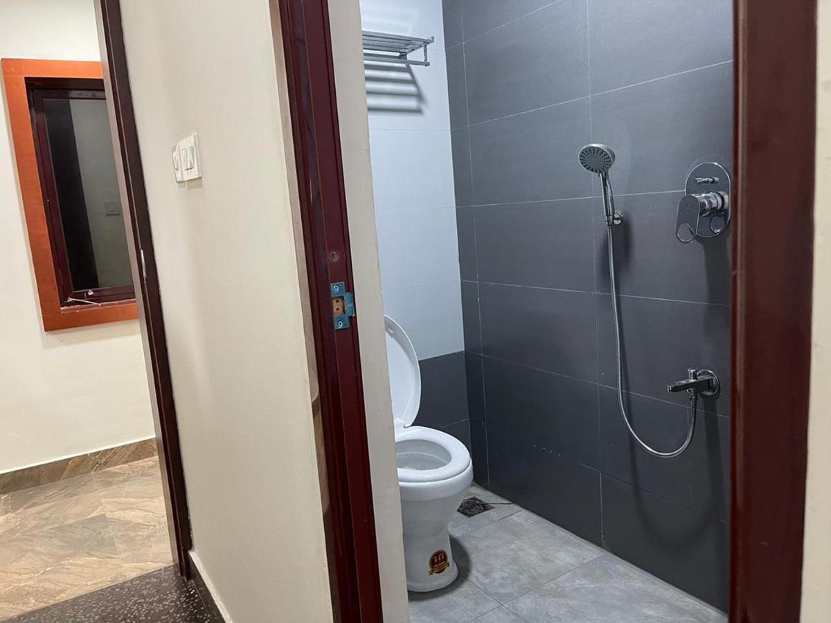 Bassac Residency Hotel Changanacheri ภายนอก รูปภาพ